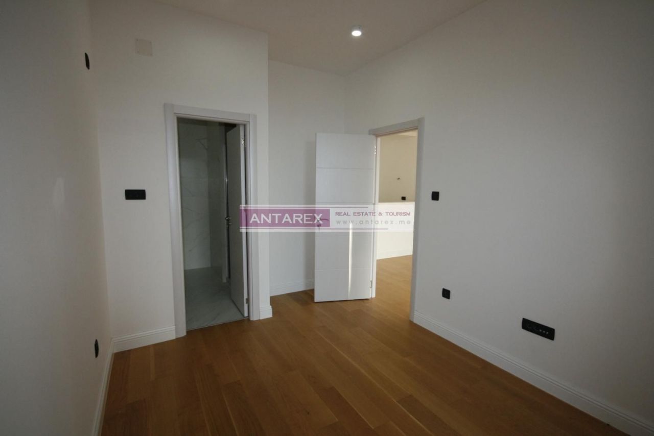 Апартаменты в Тивате, Черногория, 45 м2 фото 5