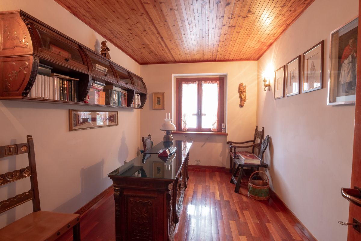 Шале в Понте-ди-Леньо, Италия, 340 м2 фото 4