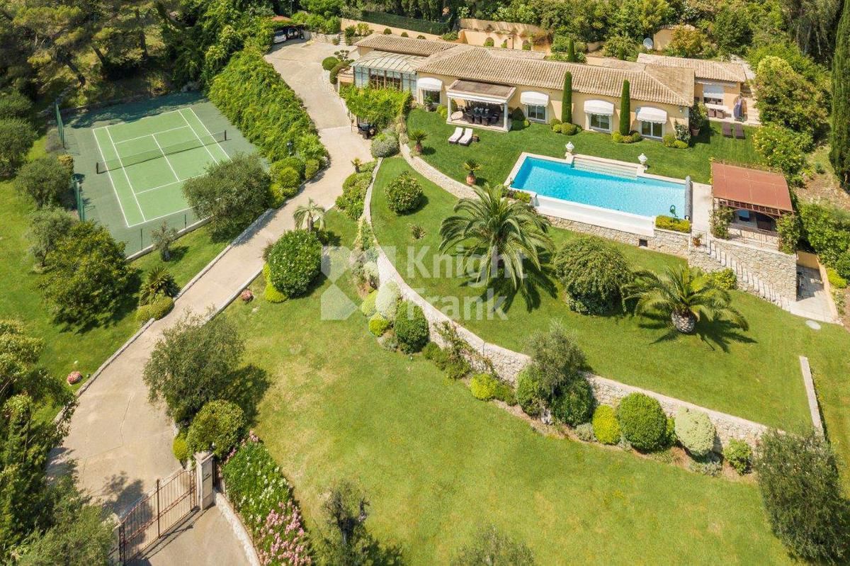 Вилла в Мужене, Франция, 450 м2 фото 1