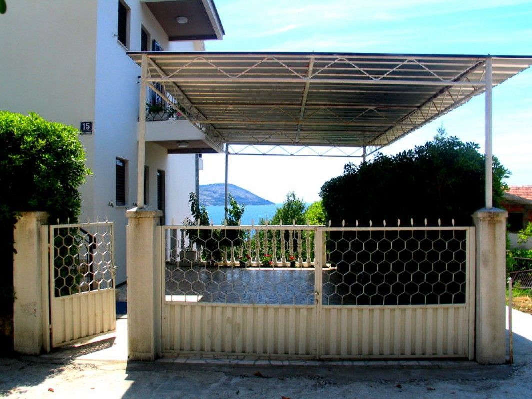 Дом в Херцег-Нови, Черногория, 260 м2 фото 2