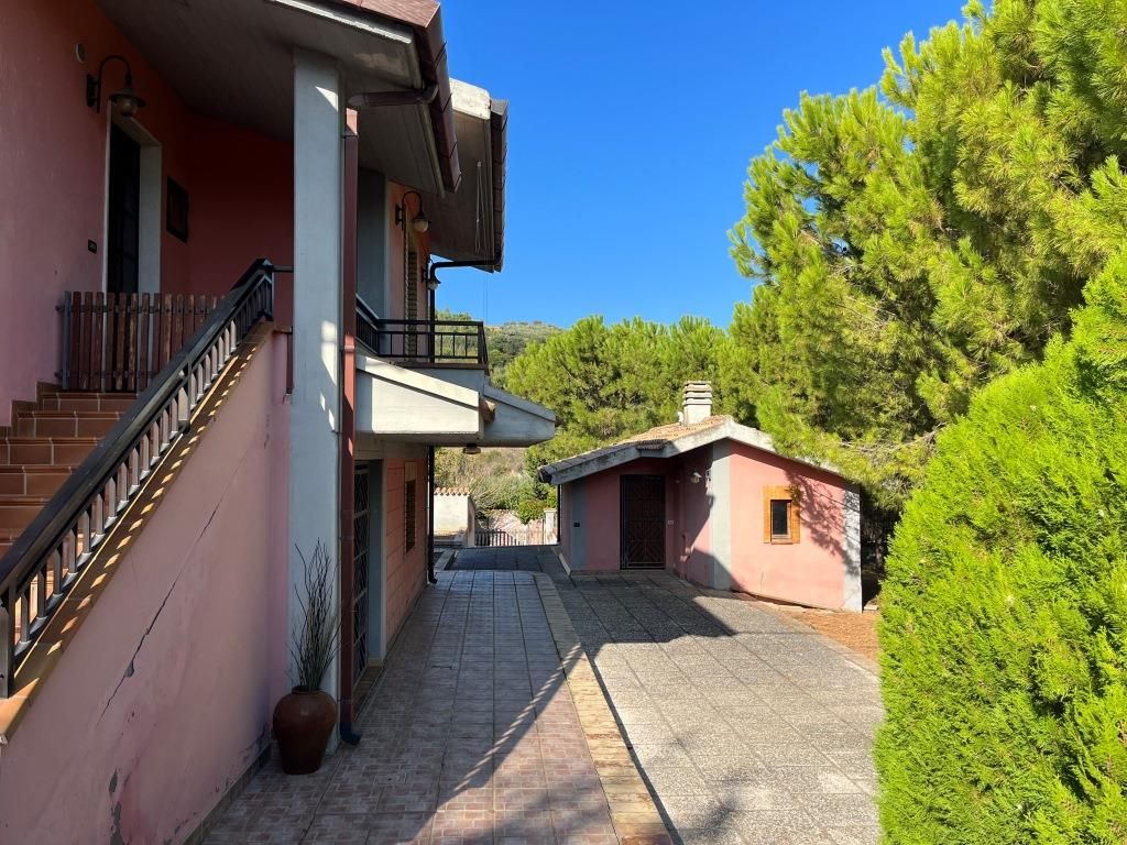 Дом в Читта-Сант-Анджело, Италия, 250 м2 фото 3