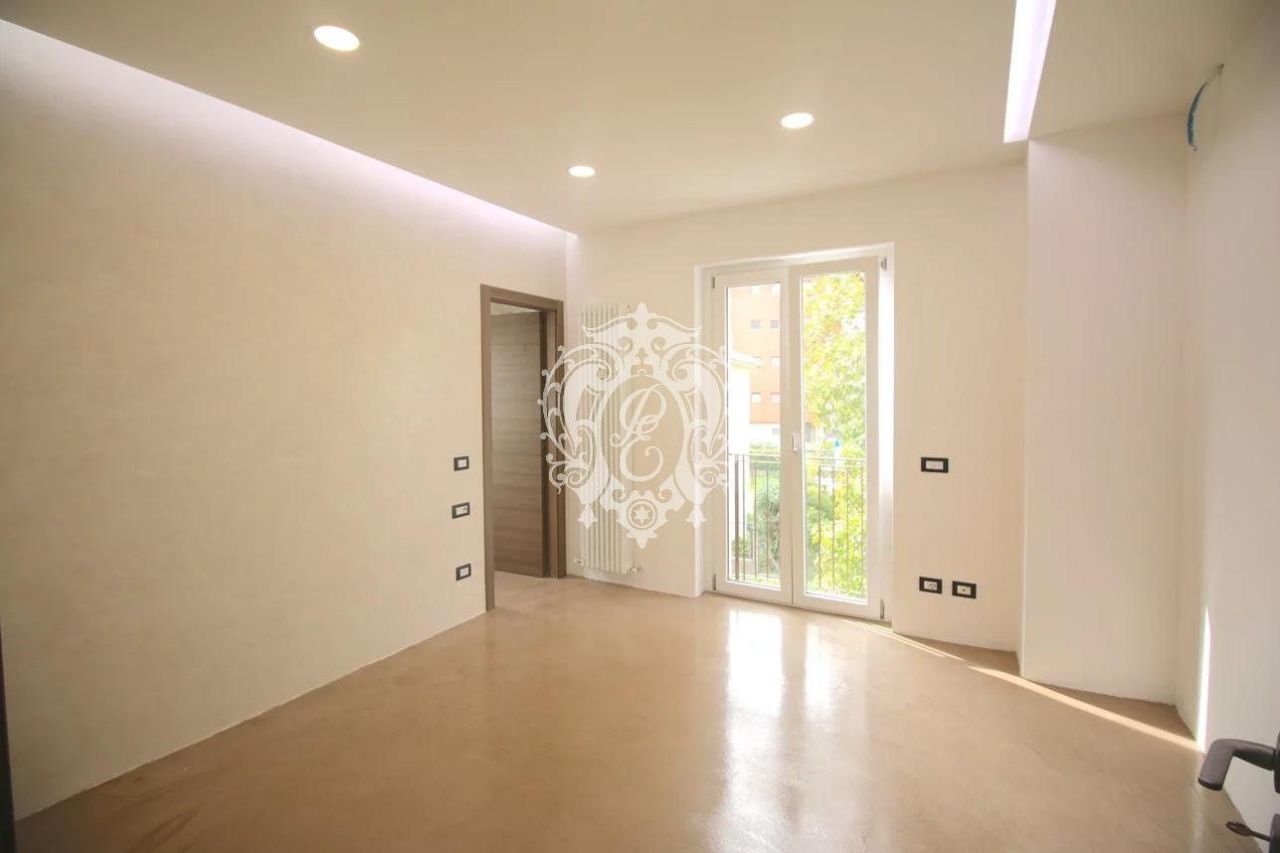 Квартира в Комо, Италия, 105 м2 фото 5