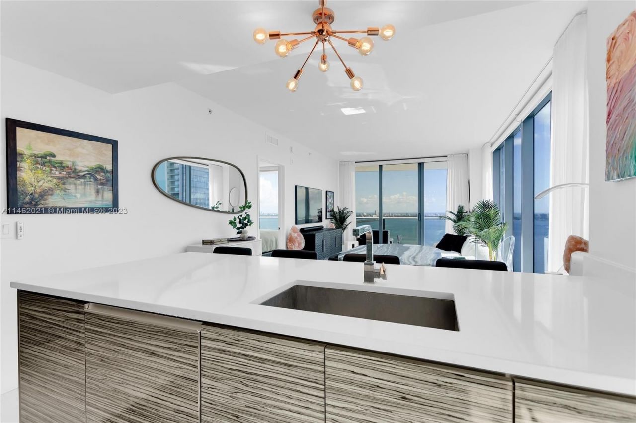 Квартира в Майами, США, 130 м2 фото 2