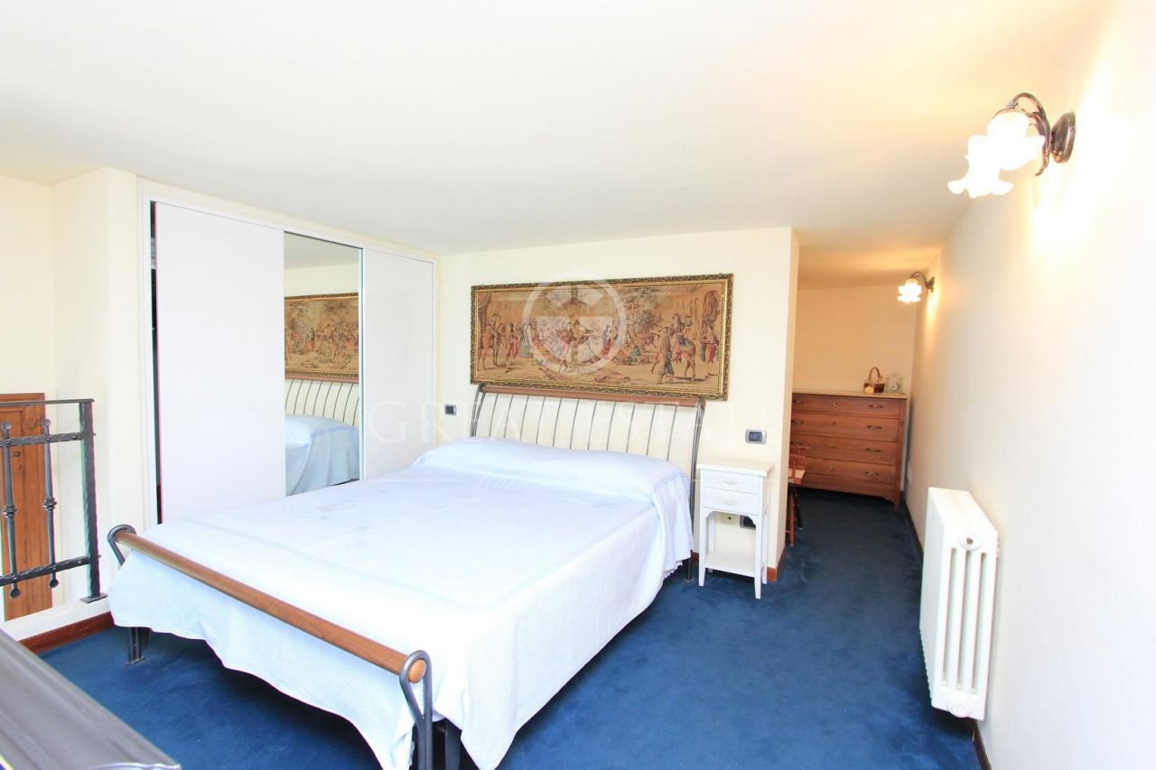 Апартаменты у озера Комо, Италия, 90 м2 фото 5