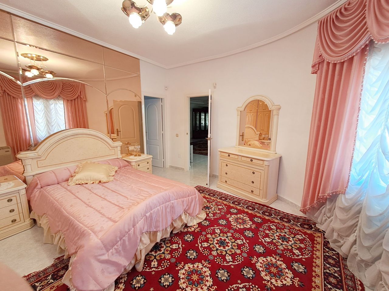 Вилла в Сьюдад-Кесада, Испания, 200 м2 фото 2