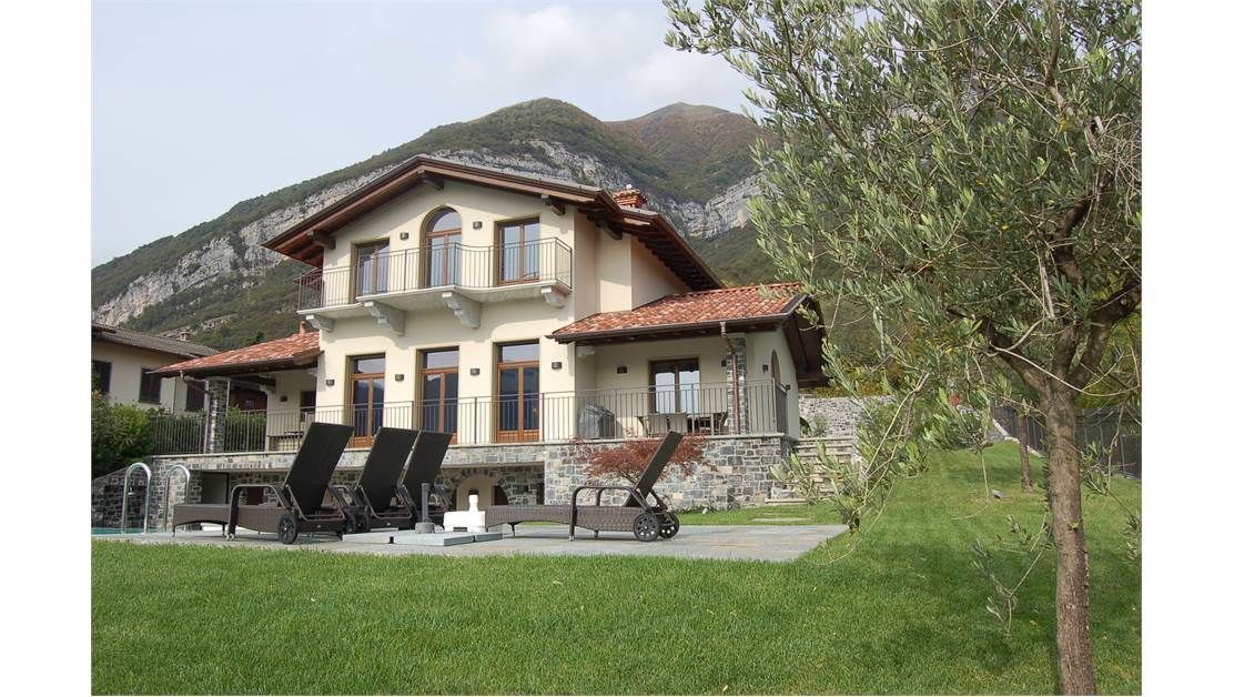 Вилла у озера Комо, Италия, 350 м2 фото 1