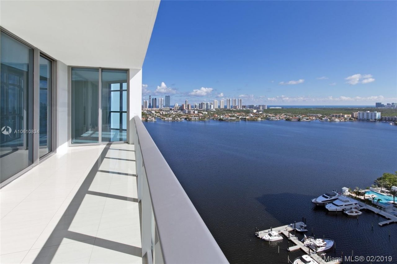 Квартира в Майами, США, 210 м2 фото 1