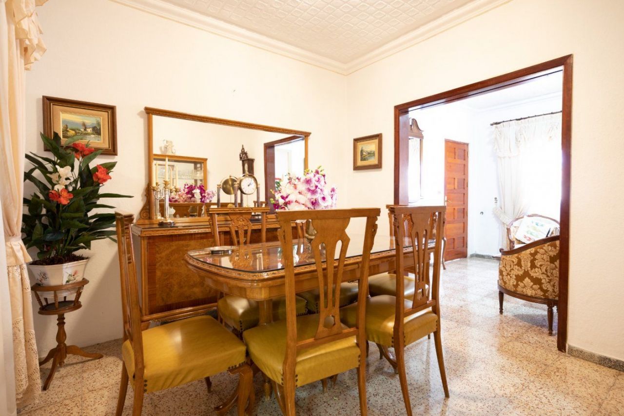 Дом в Сан-Кристобаль-де-ла-Лагуна, Испания, 230 м2 фото 2