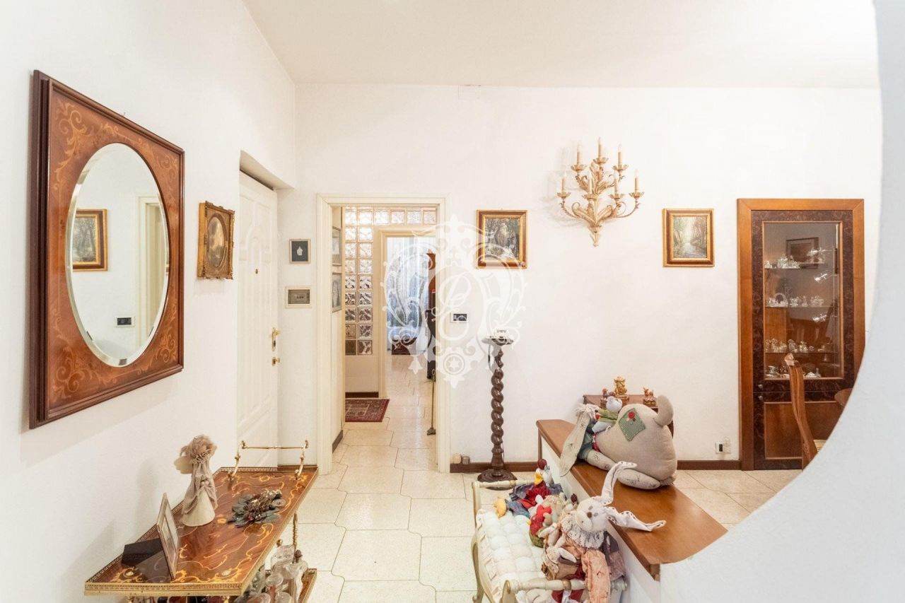 Квартира в Комо, Италия, 140 м2 фото 4