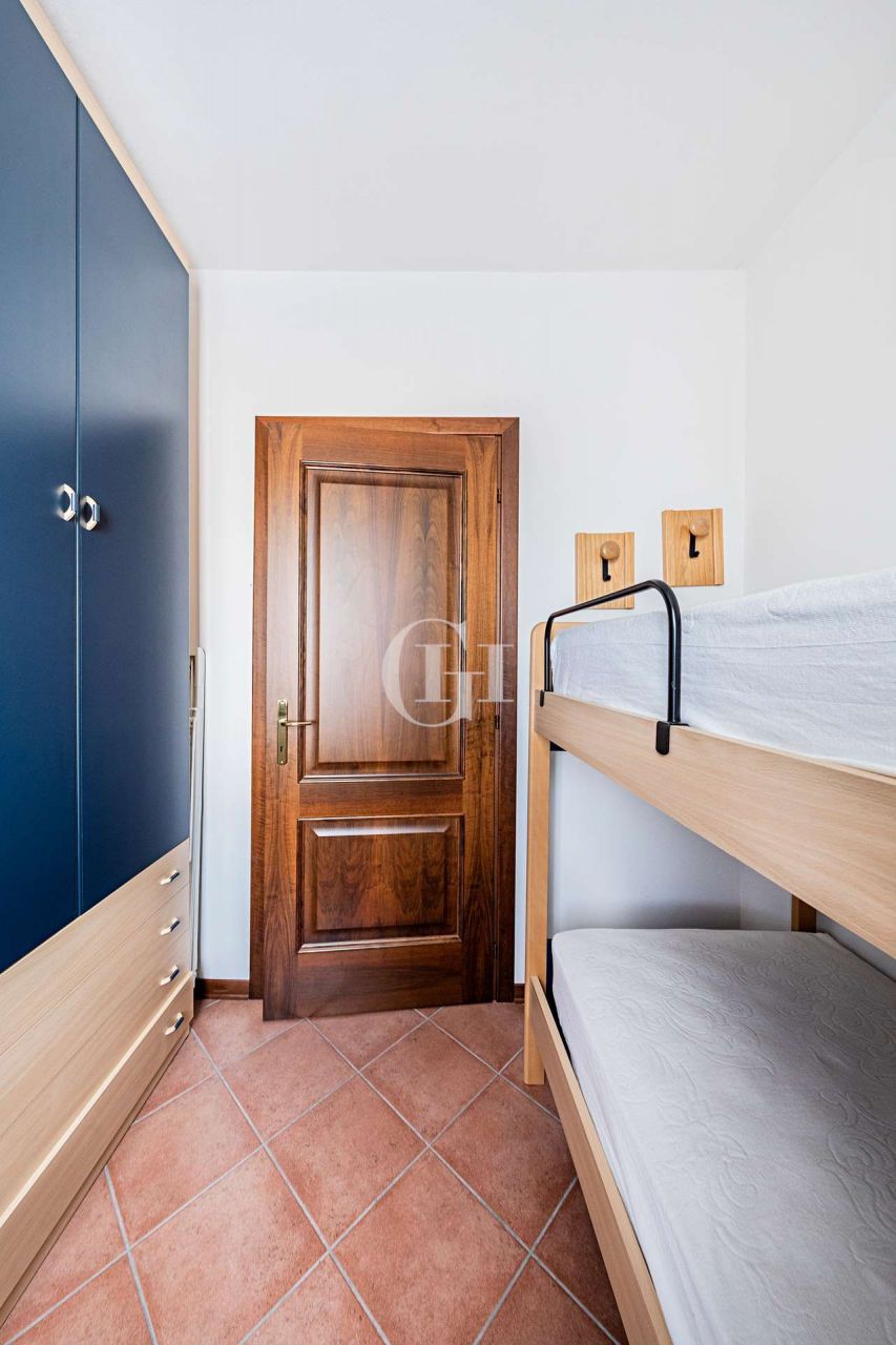 Квартира у озера Гарда, Италия, 90 м2 фото 4