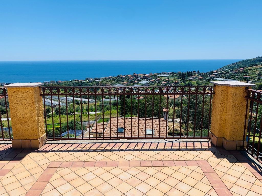 Апартаменты в Сан-Ремо, Италия, 104 м2 фото 2