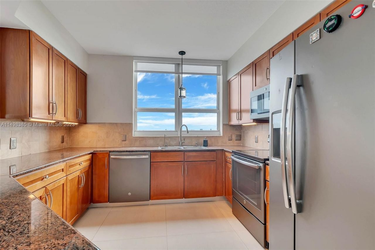 Квартира в Майами, США, 130 м2 фото 2