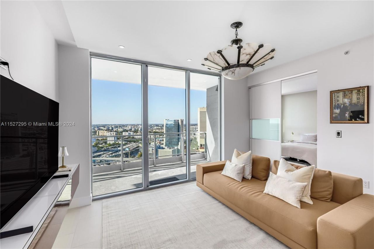 Квартира в Майами, США, 1 000 м2 фото 2
