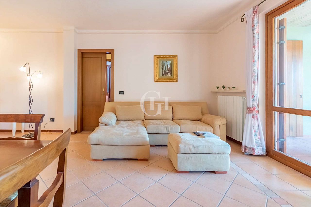 Квартира у озера Гарда, Италия, 85 м2 фото 4