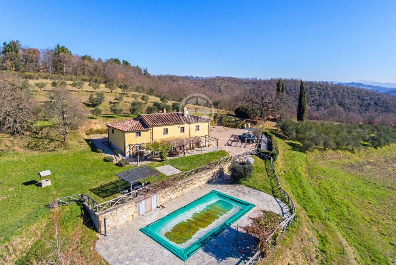 Дом в Ареццо, Италия, 325 м2 фото 4