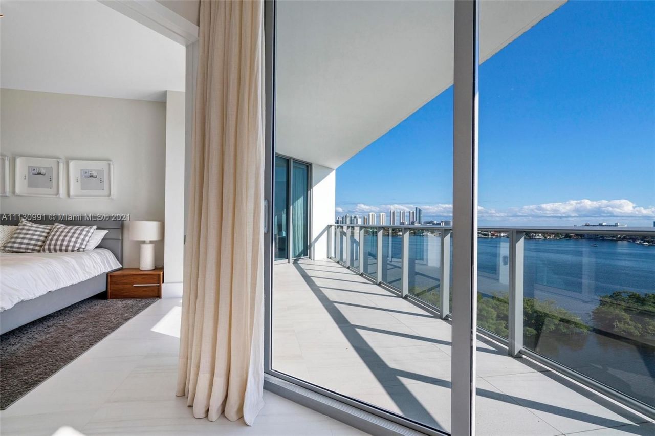 Квартира в Майами, США, 230 м2 фото 2