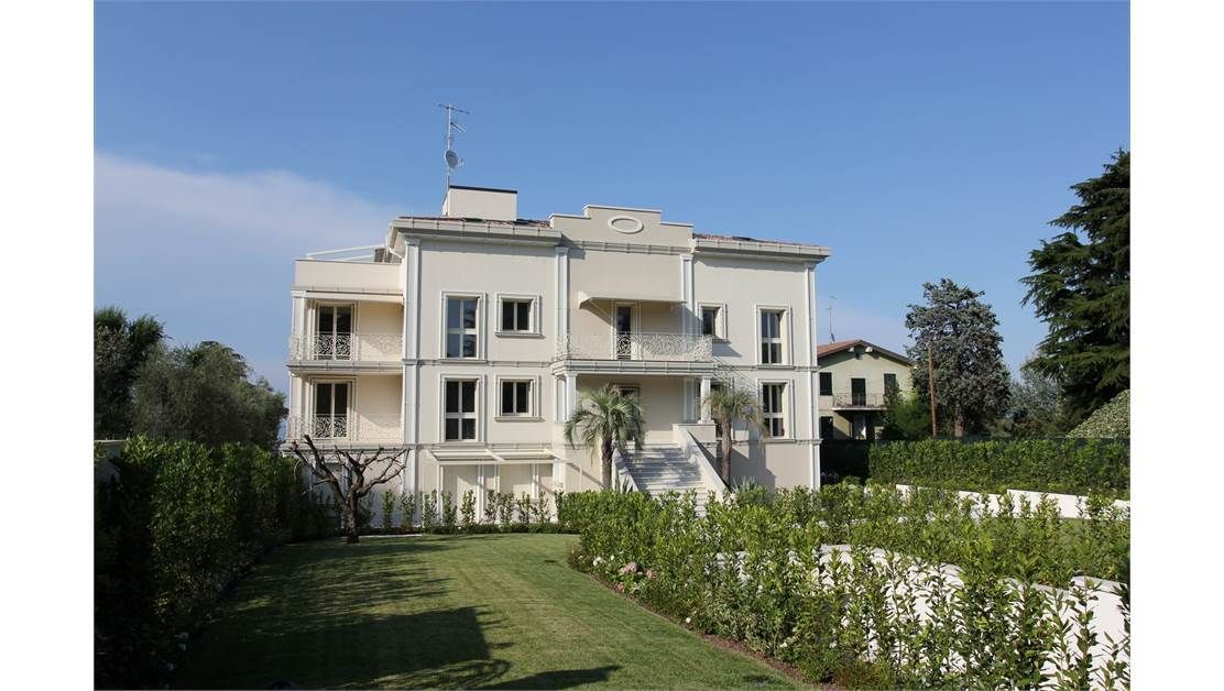 Апартаменты у озера Гарда, Италия, 110 м2 фото 2