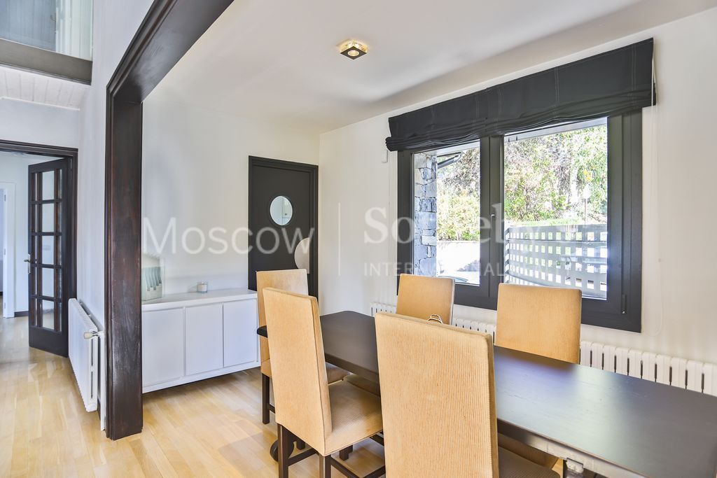 Коттедж в Эскальдесе, Андорра, 220 м2 фото 2