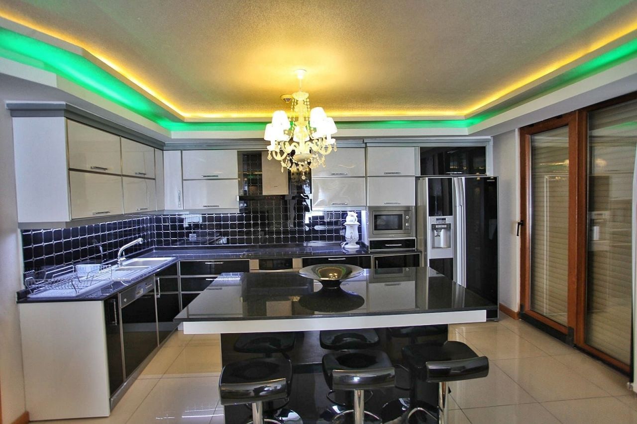 Квартира в Анталии, Турция, 170 м2 фото 2