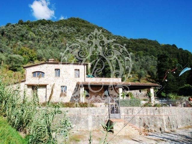 Вилла в Камайоре, Италия, 40 000 м2 фото 3