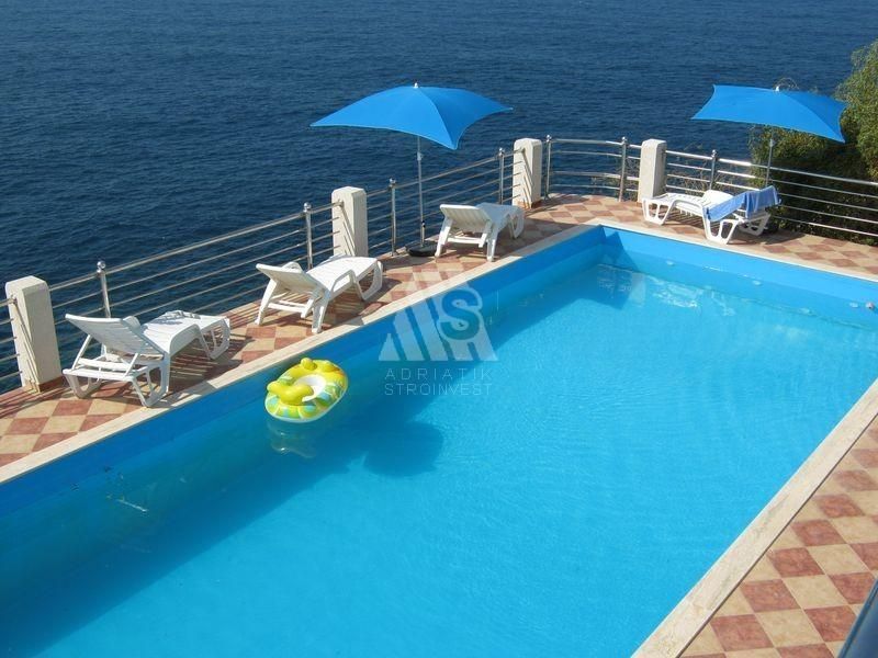 Вилла в Добра Воде, Черногория, 600 м2 фото 2