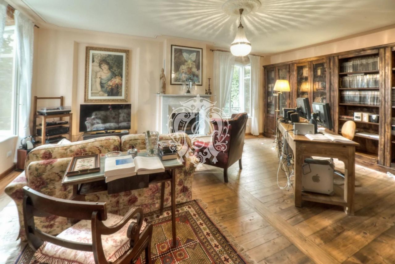 Вилла в Вербании, Италия, 730 м2 фото 2