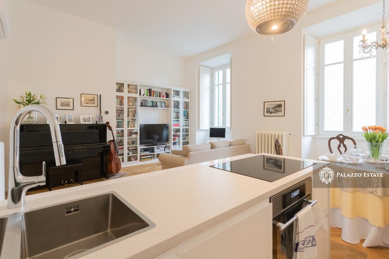 Апартаменты у озера Комо, Италия, 168 м2 фото 4