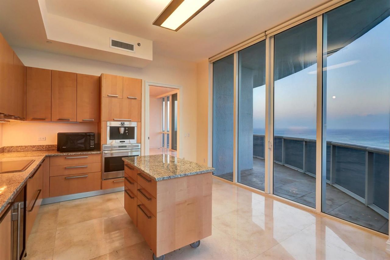 Квартира в Майами, США, 270 м2 фото 2