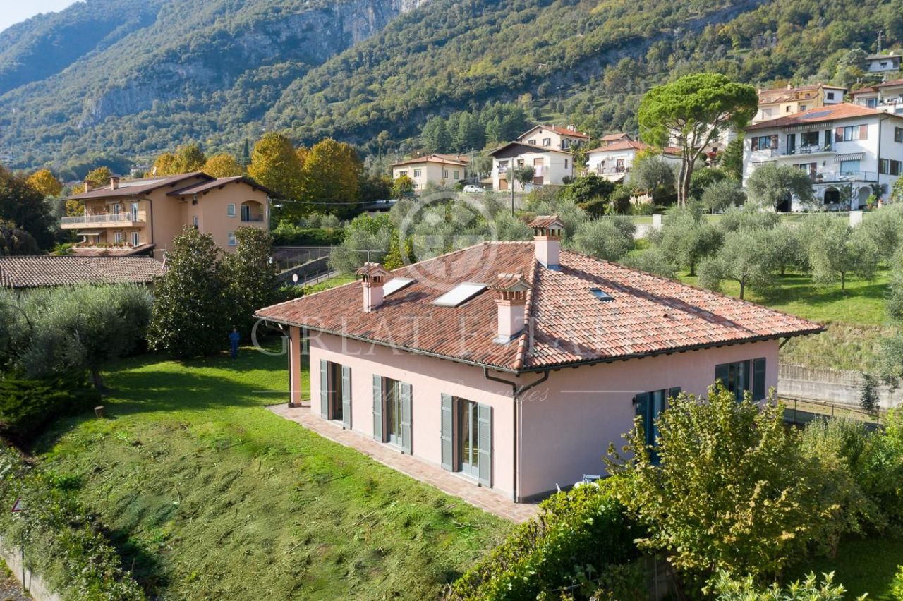 Вилла у озера Комо, Италия, 380 м2 фото 3