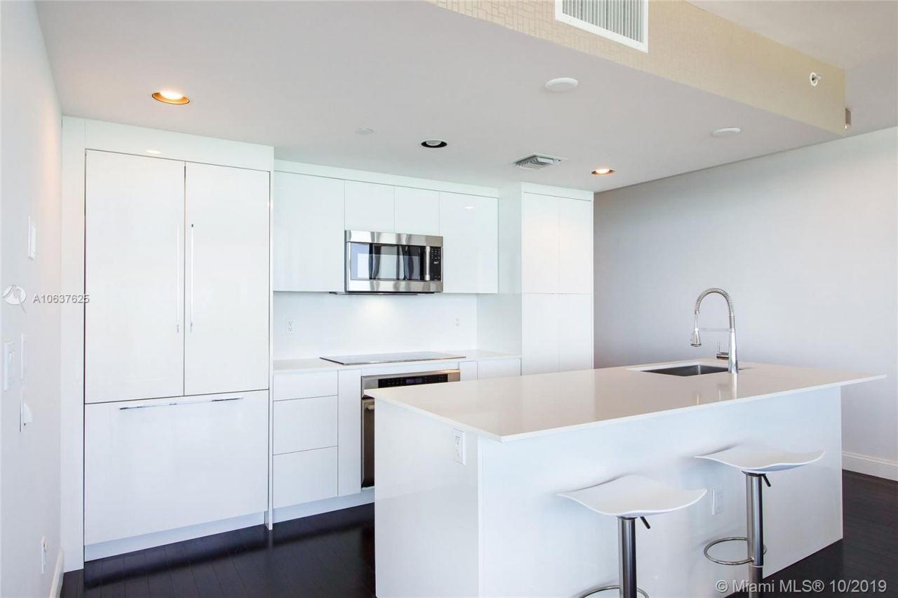 Квартира в Майами, США, 160 м2 фото 2