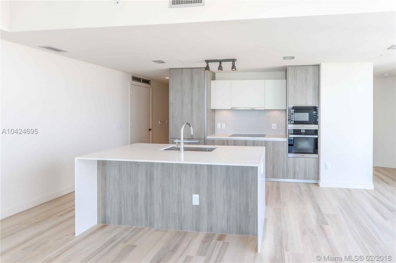 Квартира в Майами, США, 120 м2 фото 2