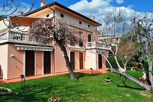 Вилла в Сан-Ремо, Италия, 315 м2 фото 1