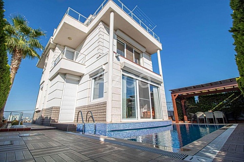 Вилла в Анталии, Турция, 320 м2 фото 1