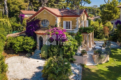 Вилла в Кап д’Антиб, Франция, 250 м2 фото 1