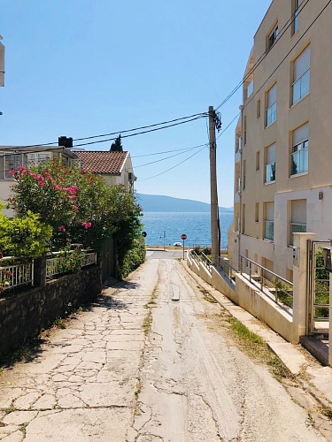 Квартира в Тивате, Черногория, 90 м2 фото 1