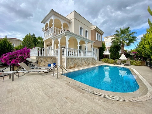 Вилла в Инжекуме, Турция, 400 м2 фото 1