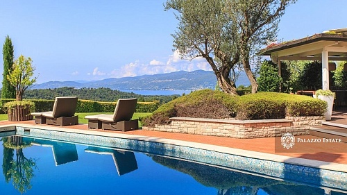Вилла у озера Маджоре, Италия, 550 м2 фото 1