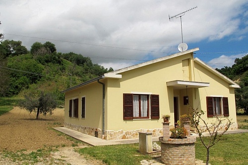 Дом в Пенне, Италия, 95 м2 фото 1