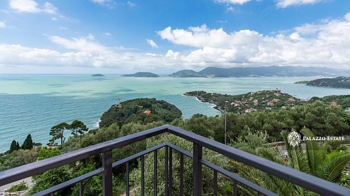 Вилла в Фьяскерино, Италия, 300 м2 фото 1