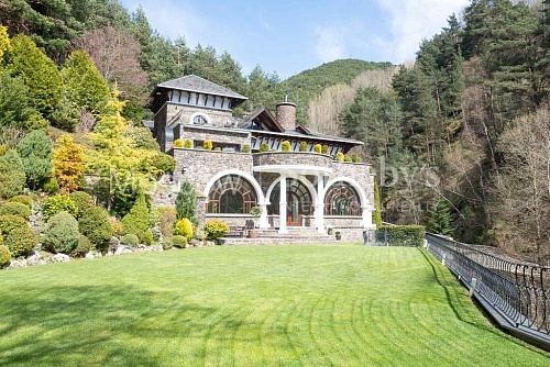 Коттедж в Ла-Массане, Андорра, 3 600 м2 фото 1
