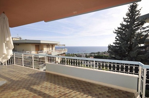 Апартаменты в Сан-Ремо, Италия, 90 м2 фото 1