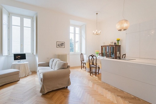 Апартаменты у озера Комо, Италия, 168 м2 фото 1