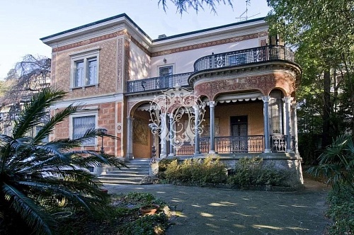 Вилла в Комо, Италия, 760 м2 фото 1
