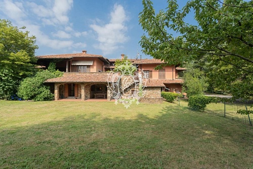 Вилла в Ольджате-Комаско, Италия, 765 м2 фото 1