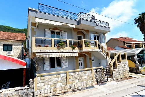 Дом в Херцег-Нови, Черногория, 300 м2 фото 1