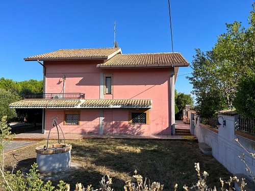 Дом в Читта-Сант-Анджело, Италия, 250 м2 фото 1