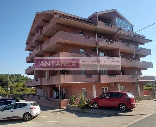 Апартаменты в Тивате, Черногория, 56 м2 фото 1