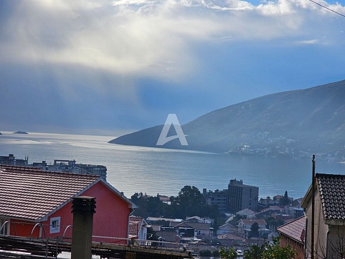 Апартаменты в Игало, Черногория, 60 м2 фото 1