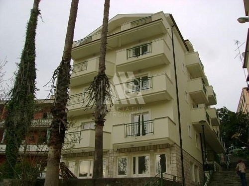 Квартира в Херцег-Нови, Черногория, 79 м2 фото 1