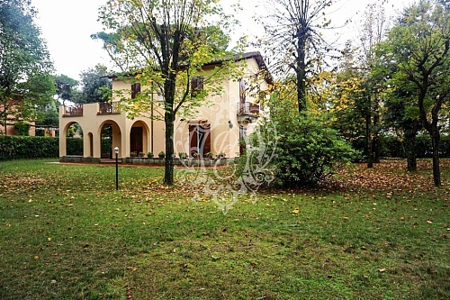 Вилла в Форте деи Марми, Италия, 250 м2 фото 1